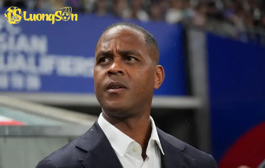 HLV Patrick Kluivert bị sa thải sau chưa đầy một năm tại vị HLV Patrick Kluivert bị sa thải sau chưa đầy một năm tại vị