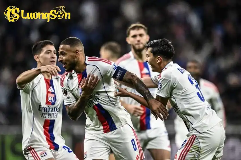 Lyon được dự đoán sẽ chiến thắng để cải thiện vị trí trên bảng xếp hạng. Lyon được dự đoán sẽ chiến thắng để cải thiện vị trí trên bảng xếp hạng.